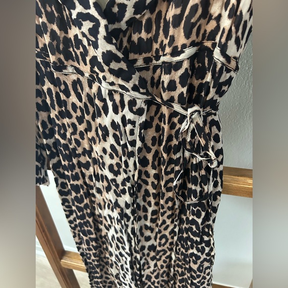 Ganni Leopard Print Wrap Dress with Long Sleeves - Picture 5 of 5